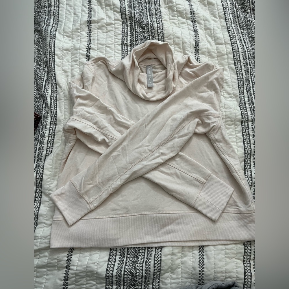 Athleta small cropped mock neck shirt. Cream color.